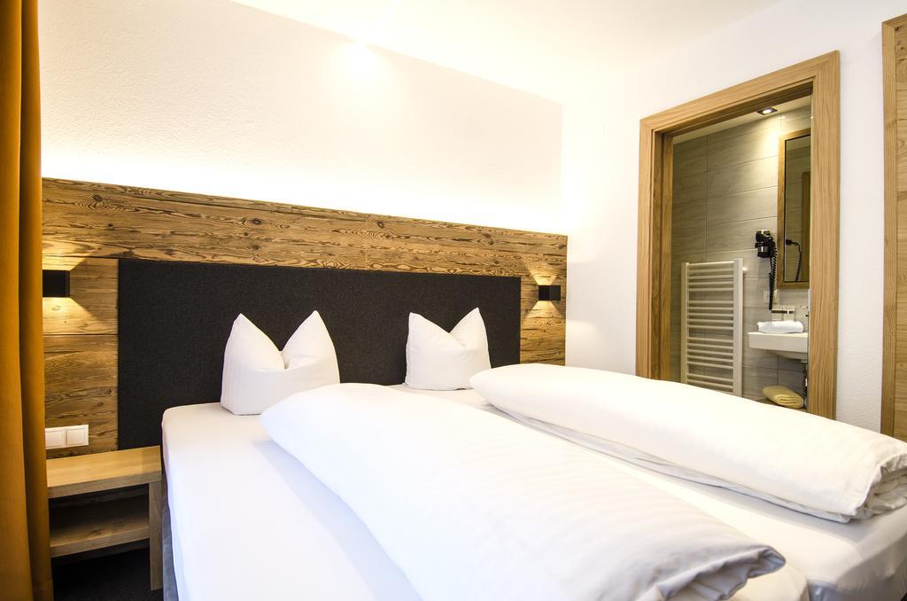 Hotel Garni Persutt Ischgl Exterior photo