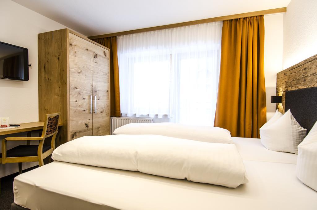Hotel Garni Persutt Ischgl Exterior photo