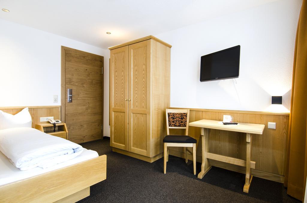 Hotel Garni Persutt Ischgl Exterior photo