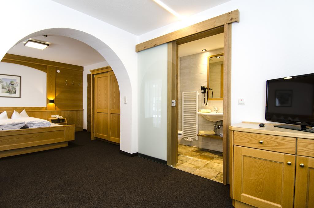 Hotel Garni Persutt Ischgl Exterior photo
