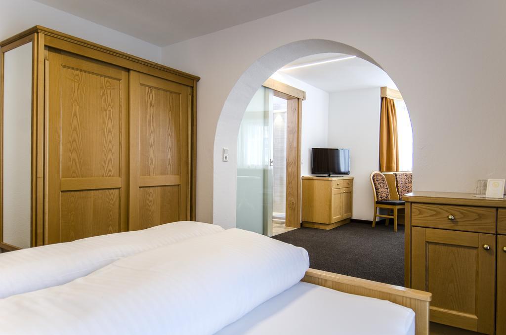 Hotel Garni Persutt Ischgl Exterior photo