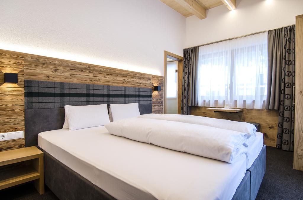 Hotel Garni Persutt Ischgl Exterior photo