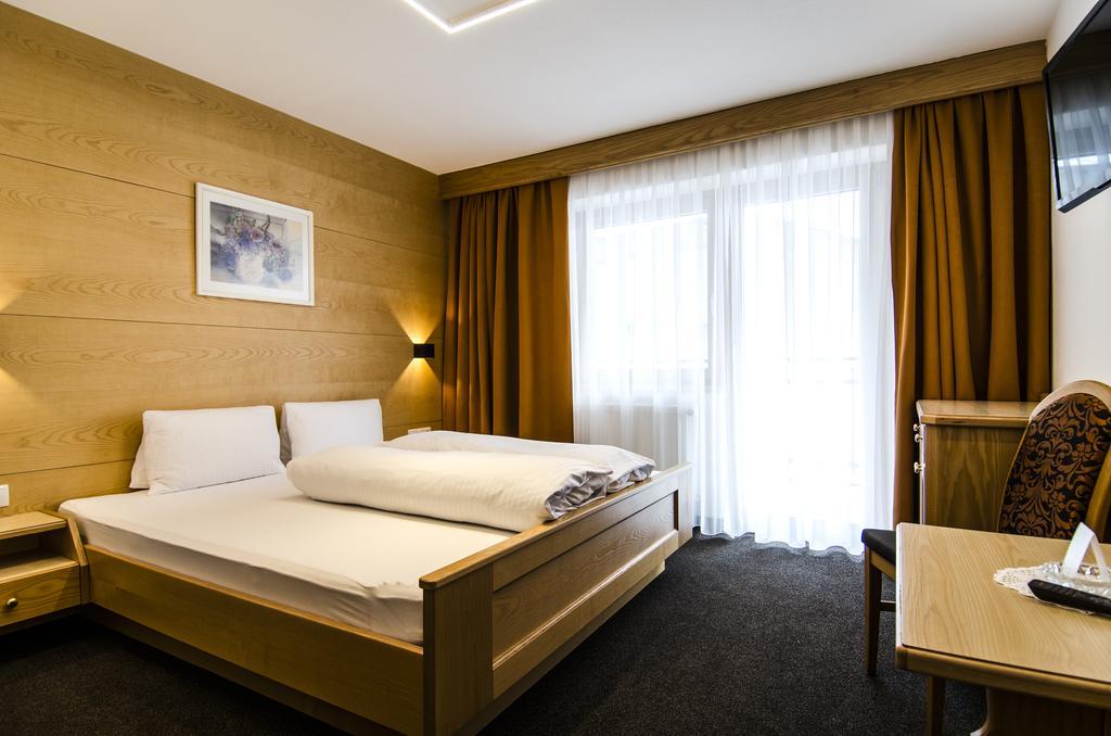 Hotel Garni Persutt Ischgl Exterior photo